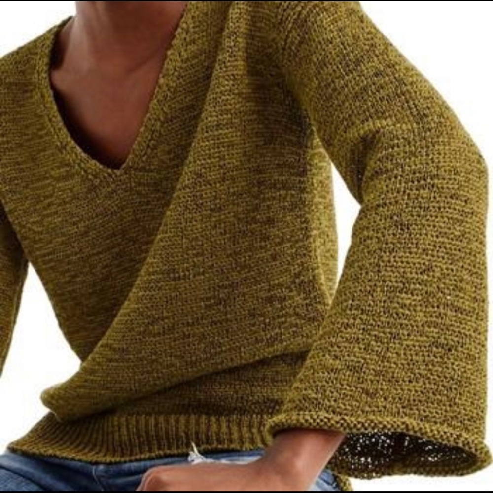 🛍 J. CREW | Olive Green Flared Knit Sweater